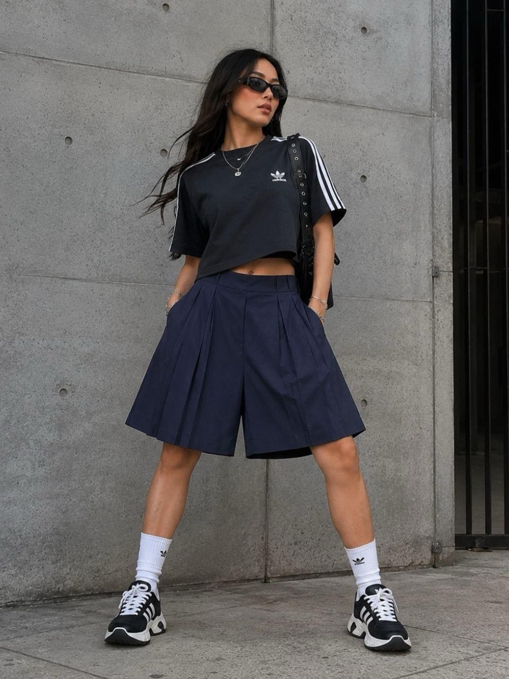NWT Frankie RITA Navy Pleated Wide Bermuda Wool Shorts, low waisted